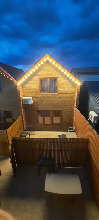 Домик на берегу моря