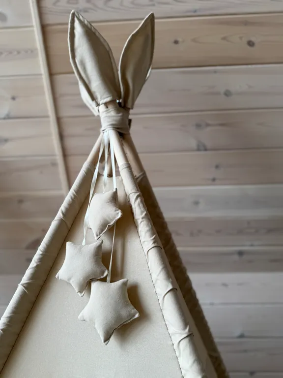 Домик на холме с видом на Байкал