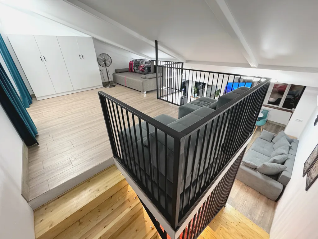 Комфортный двухуровневый апартамент в элитном комплексе