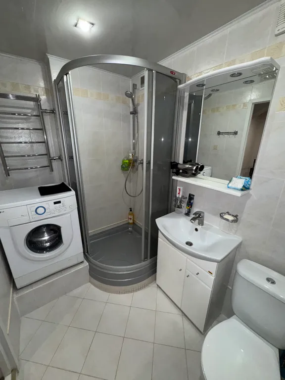 On two levels with two bathrooms