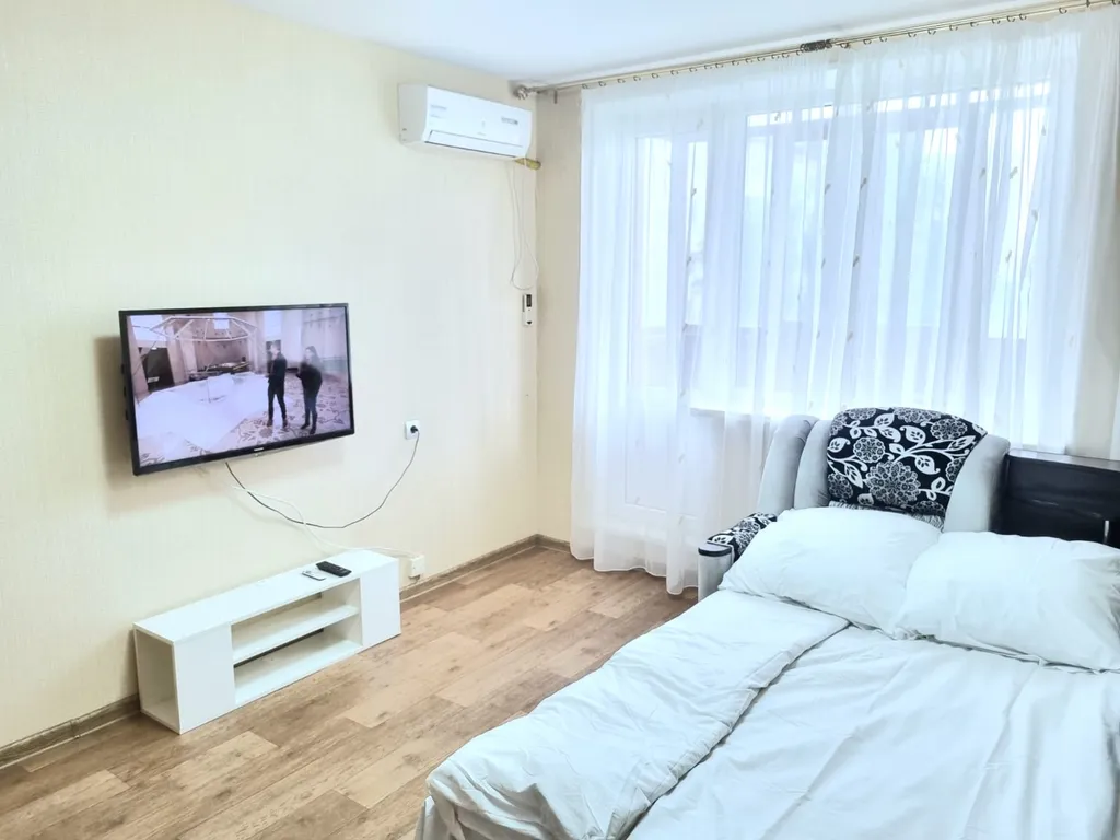 Однокомнатная квартира с кондиционером — аренда посуточно в Нефтеюганск