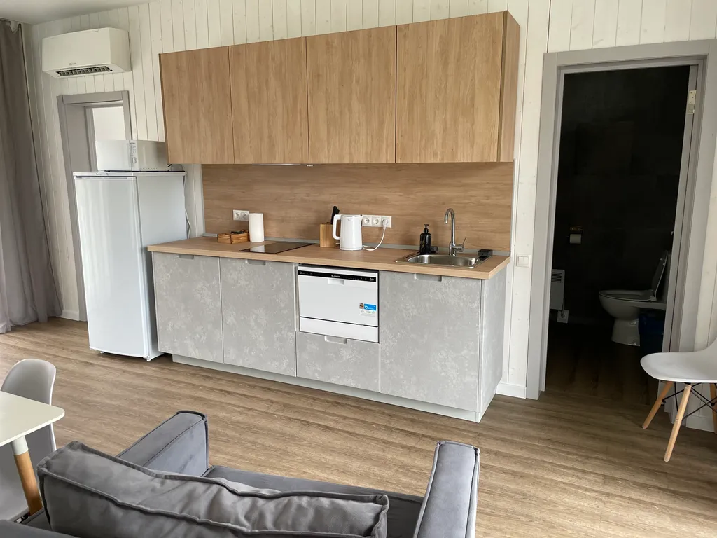 Уютный загородный дом на берегу озера