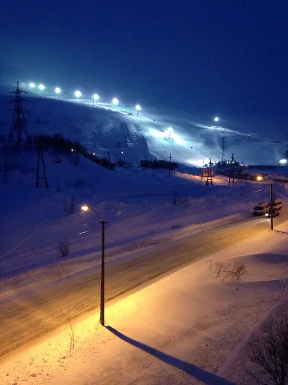 Квартира с видом из окна на подъемник