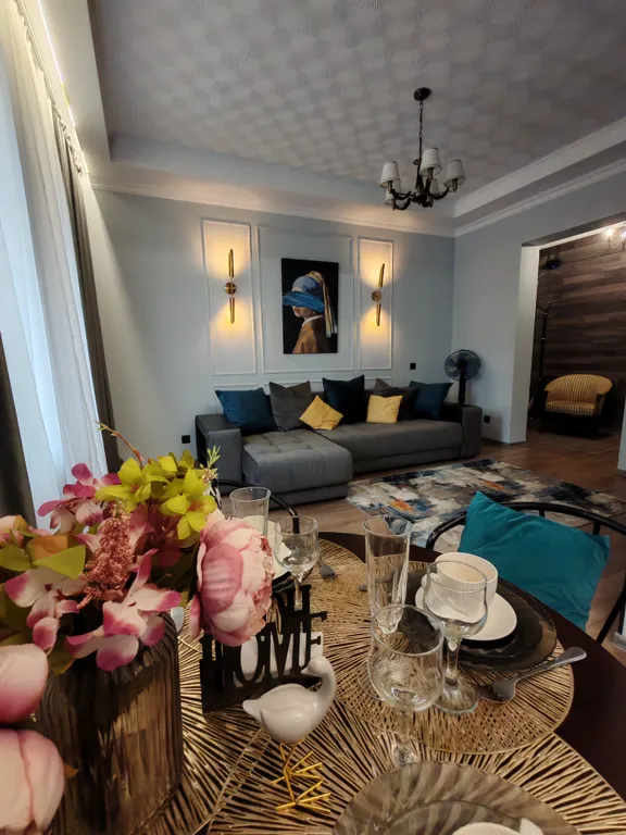 Квартира Просторная современная сталинка, в центре рядом с ресторанами и кафе — аренда посуточно в Великий Новгород