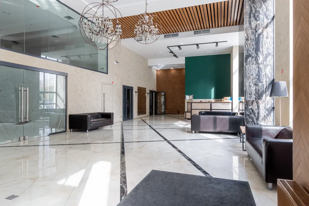 Двухуровневая студия с панорамным видом на город