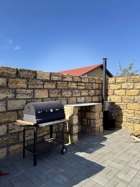 Дом с бассейном в Винной деревне Тамань