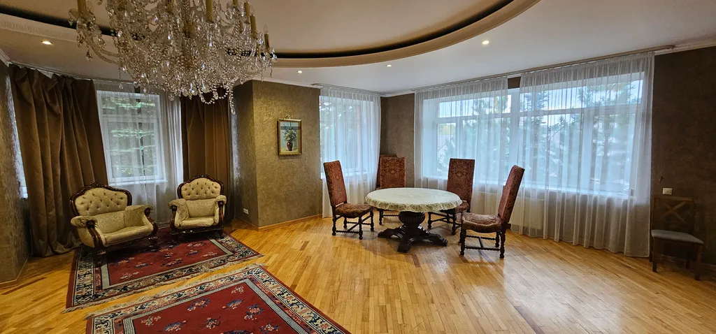 Большой дом в тихом КП