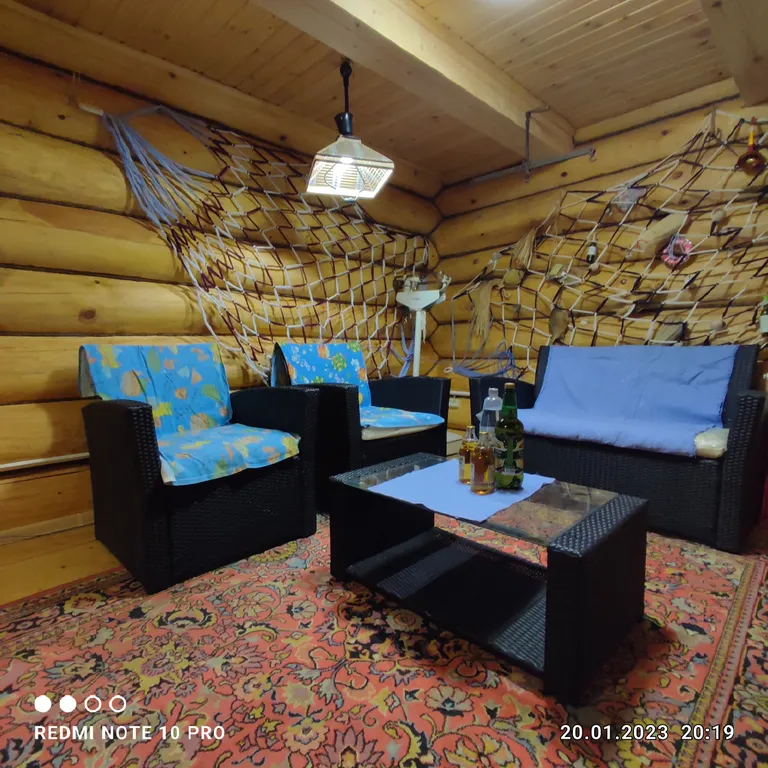 Русская усадьба, бревенчатый 2-х этажный дом с баней