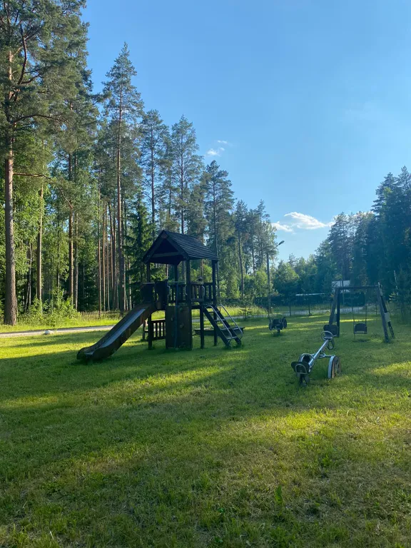 Комфортабельный коттедж с сауной на берегу водоема