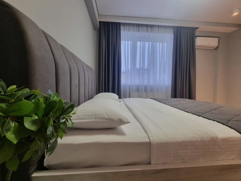 Апартаменты с прекрасным видом, рядом с аэропортом и жд вокзалом