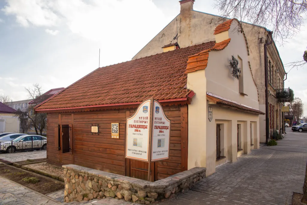 Студия Wood на булыжной мостовой от Mascaron Apartments