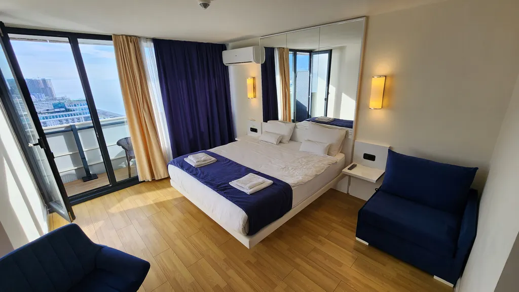 Квартира на высоком этаже с видом на море