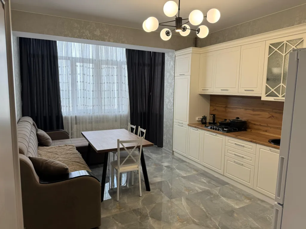 Сдаётся однокомнатная квартира с видом на море