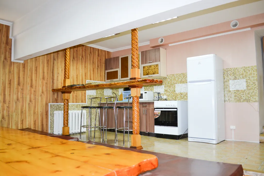 Просторный дом с новой баней и всей инфраструктурой для отдыха