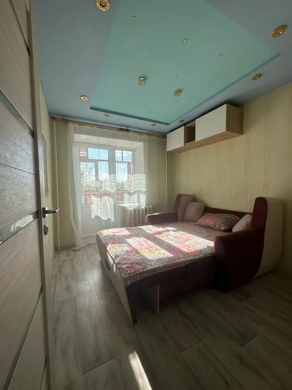 Трехкомнатная квартира в близи с историческим городом