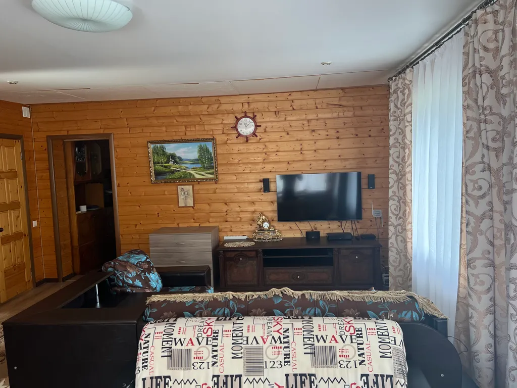 Уютный дом у Васильевского монастыря