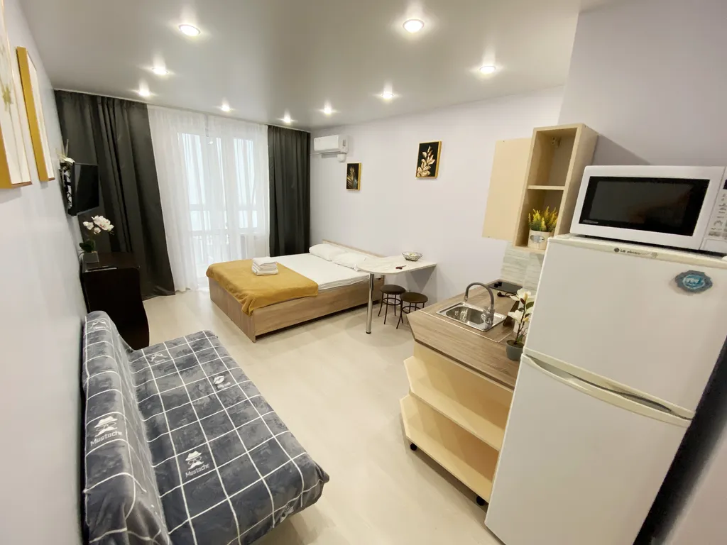 Студия со свежим ремонтом в тихом районе