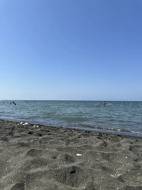 Апартаменты Apollo на море у пляжа с лечебным магнитным песком