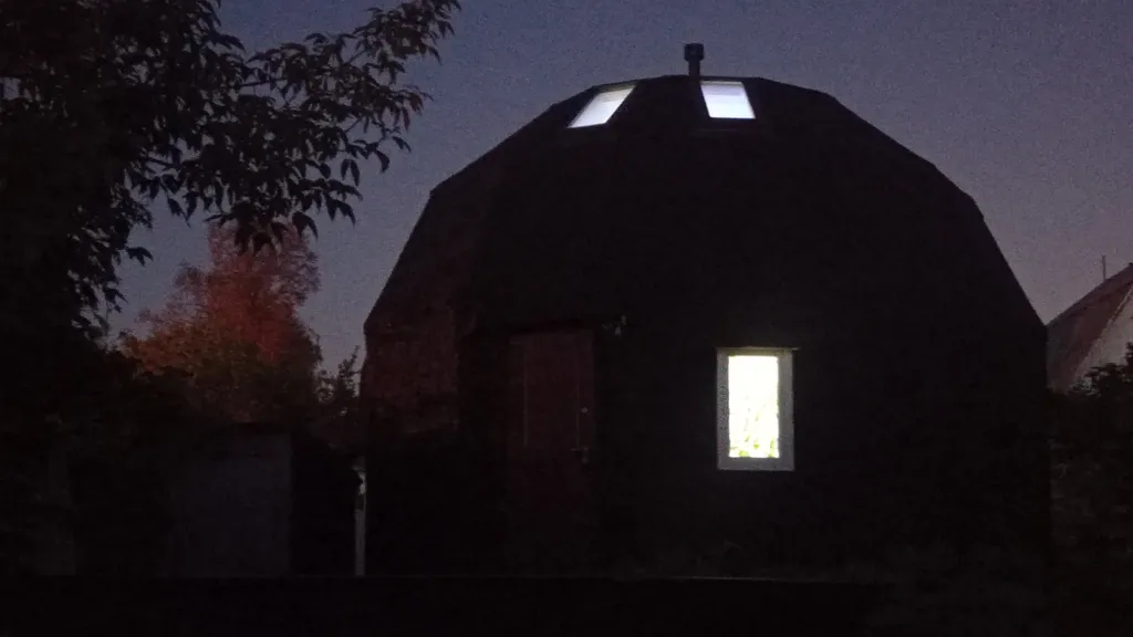 Купольный дом на пляже