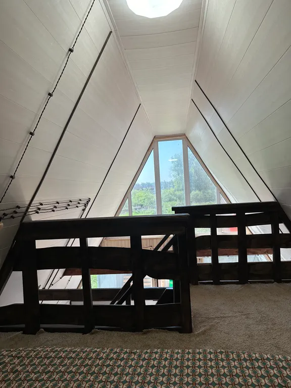 Дом A-frame - уютное убежище среди природы