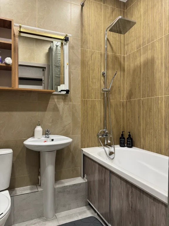 Светлая и уютная квартира рядом с СФУ