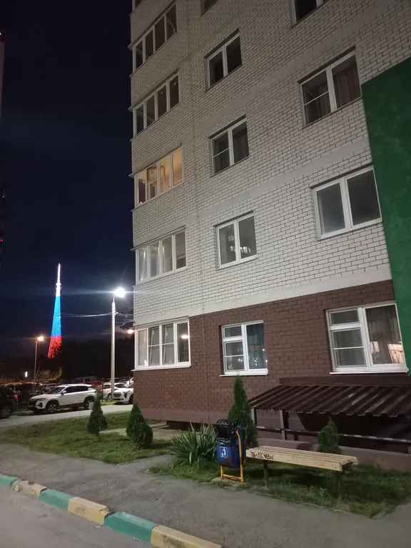 Большая, солнечная студия с перегородкой