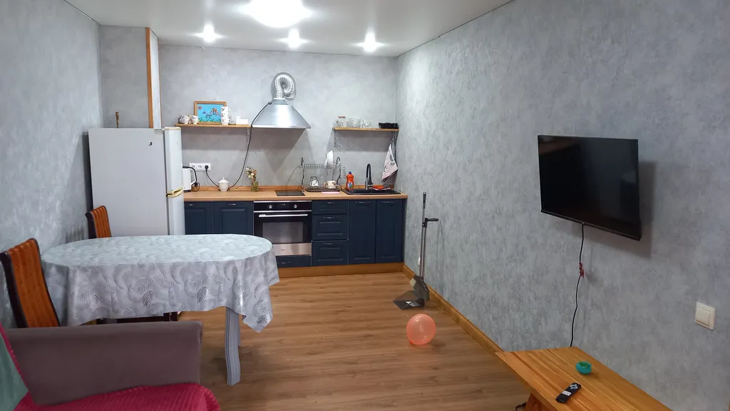 Уютный дом у набережной