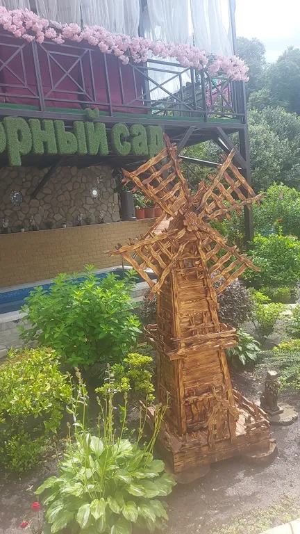 Дом замок с видом на море и горы