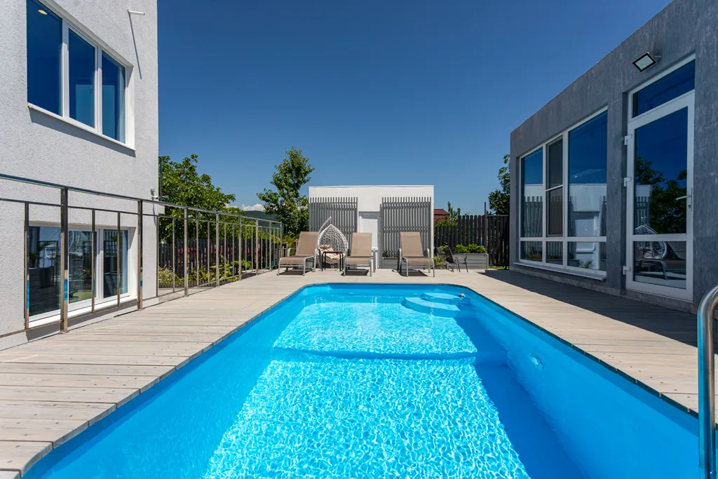 Дом для отдыха с бассейном и банным комплексом