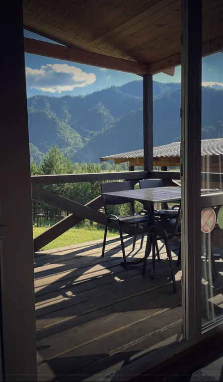 Уютный дом с видом на горы