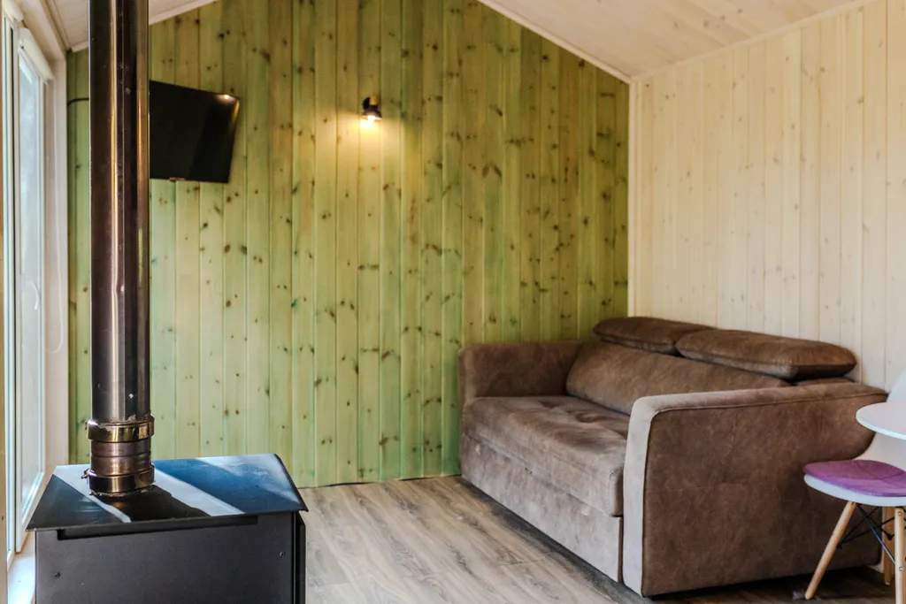 Дом-студия с панорамной стеной на залив Мусталанлахти