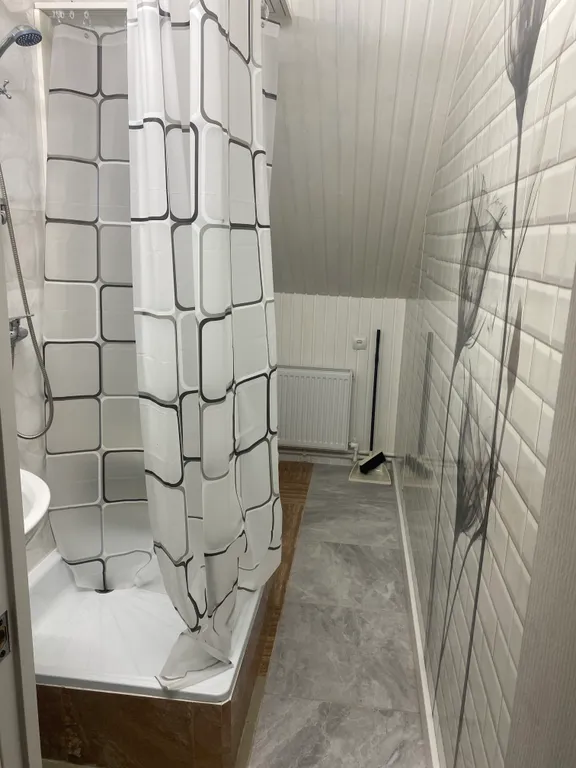 Квартира Просторное жилье из двух комнат с новым ремонтом — аренда посуточно в Миллерово