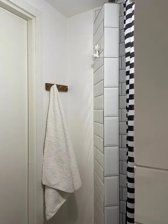 Комната на двоих в хостеле, тихий двор, 20 минут пешком от центра