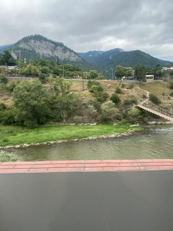 Квартира на 5 этаже с видом на горе