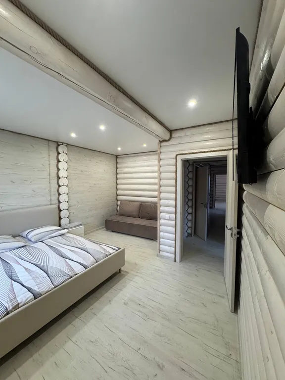 Деревянный дом с баней