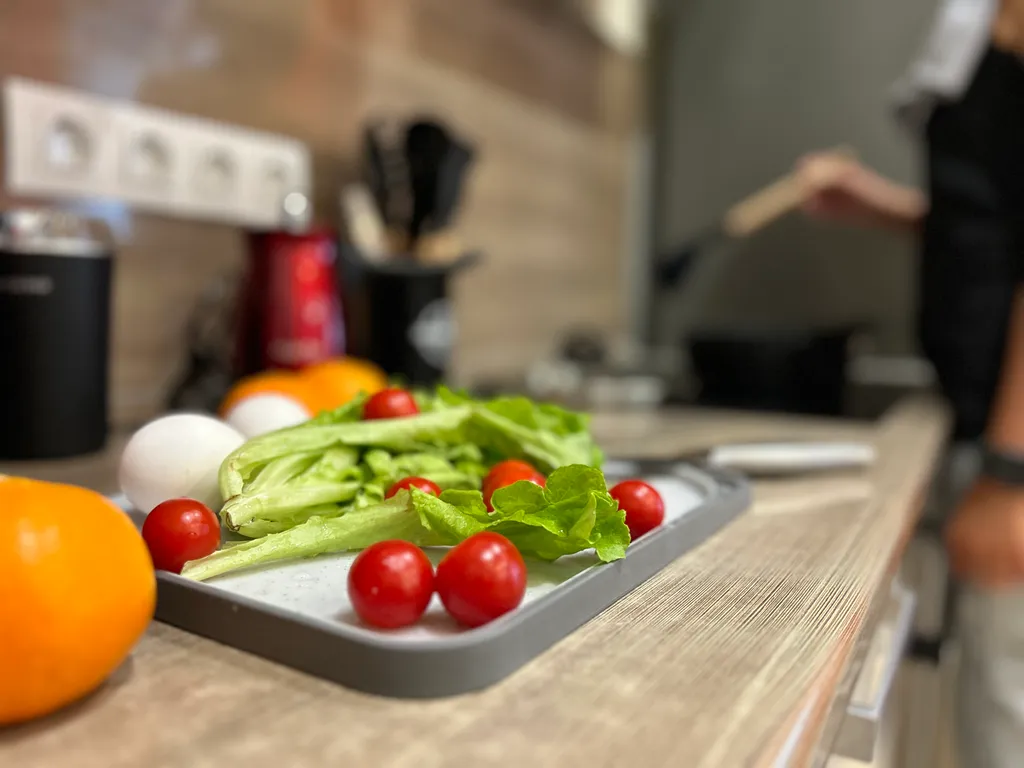 Уютный уголок для путешественников с видом на реку Волга