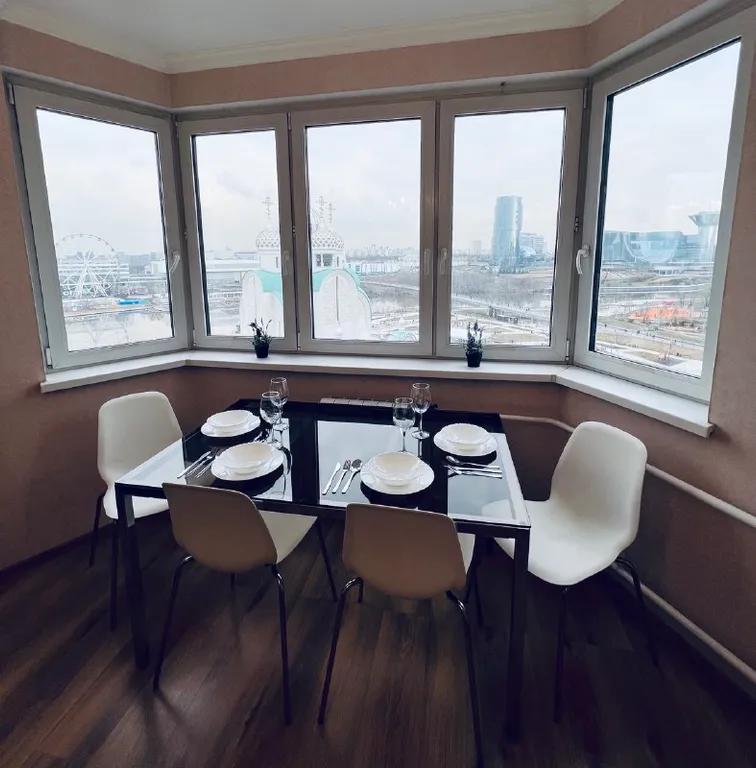 Просторная евротрешка рядом с метро и видом на набережную