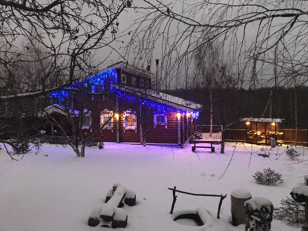 Дом из бревна Терем с сауной в черте города