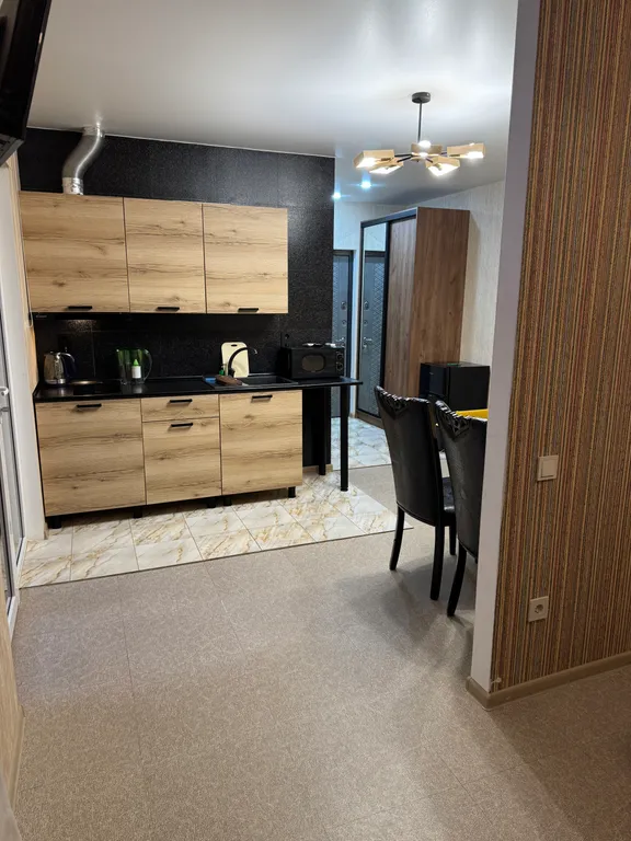 Уютный новый дом с собственным бассейном