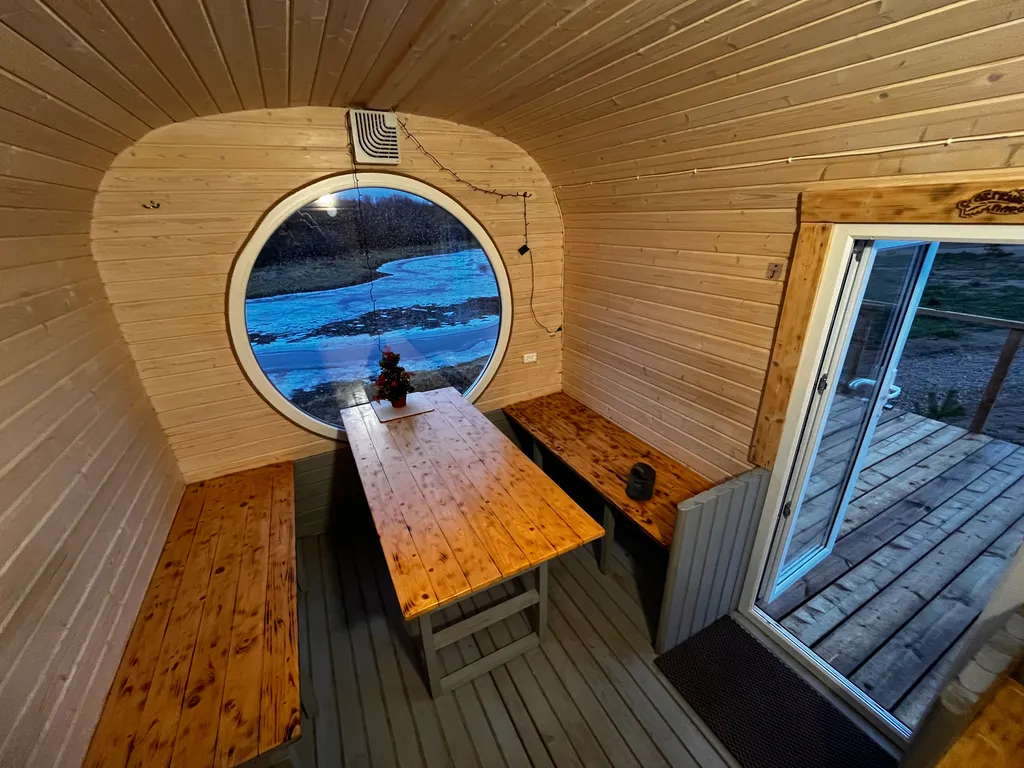 Дом на берегу Волжского водохранилища