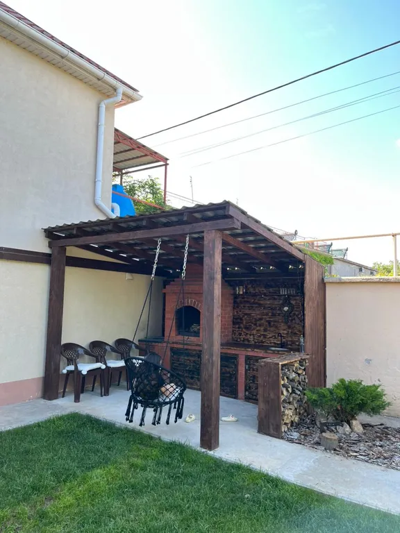 Частный дом (сдается только 2-й этаж)