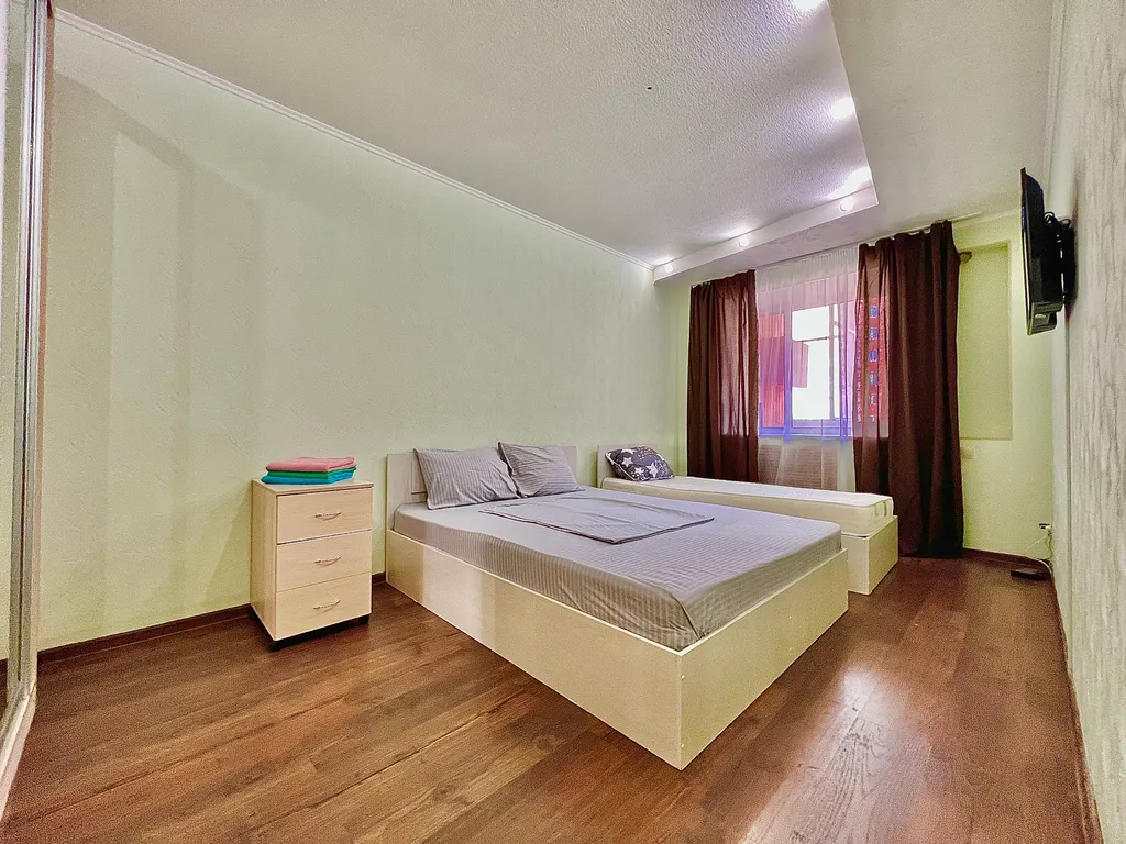 Двухкомнатная изолированная с джакузи