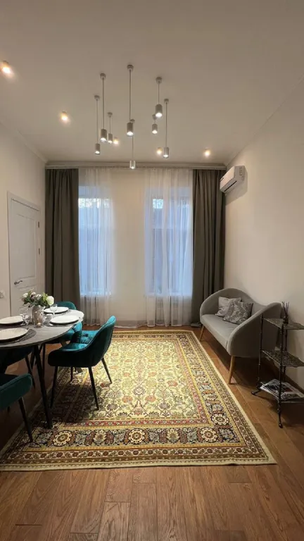 Великолепная квартира в купеческом особняке