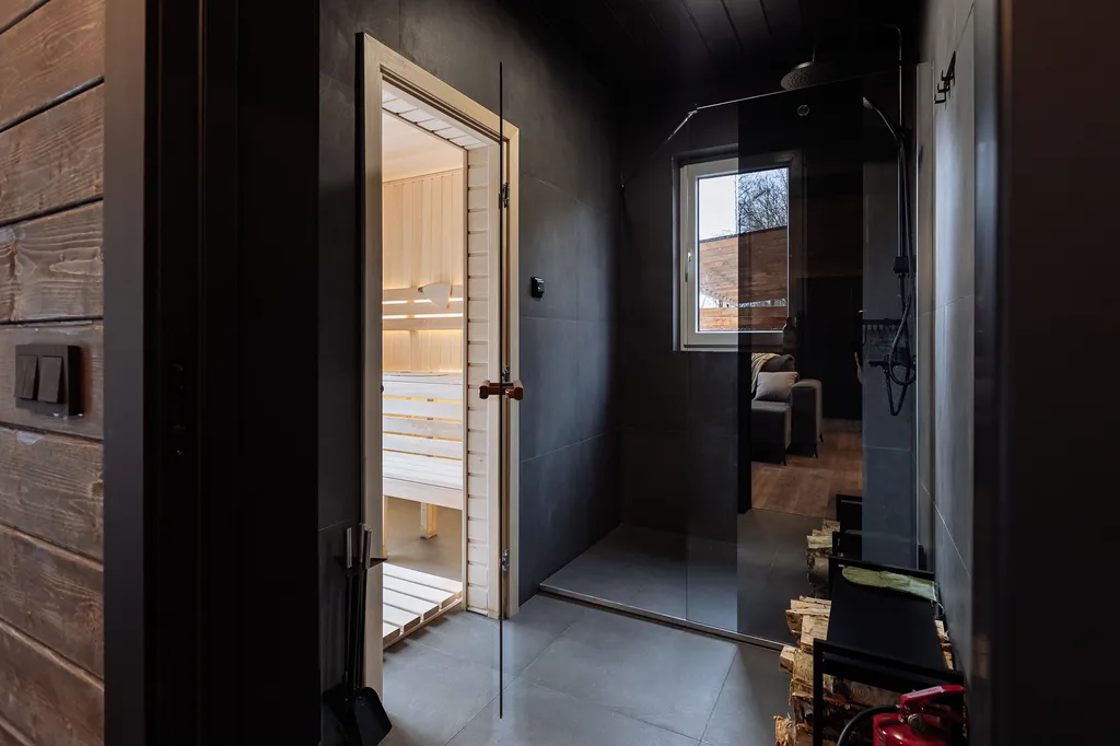 Дом с баней на озере