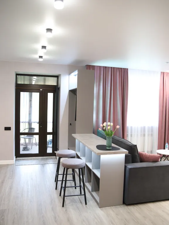 Новая квартира студия с отдельным входом и верандой