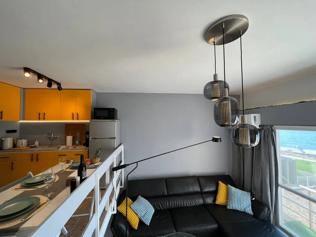 GW317 Квартира с бассейном с видом на море (Gugel Waves Nahariya)