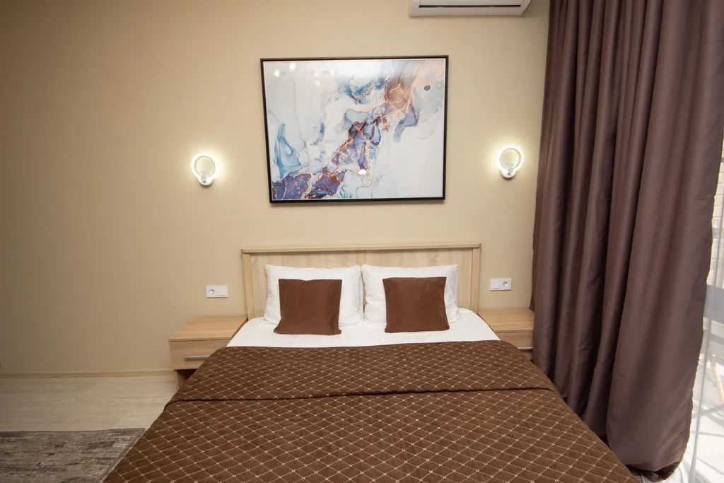 Апартамент с бассейном и балконом