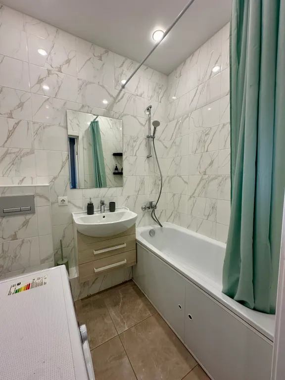 Студия с дизайнерским ремонтом и видом на канал Москвы реки