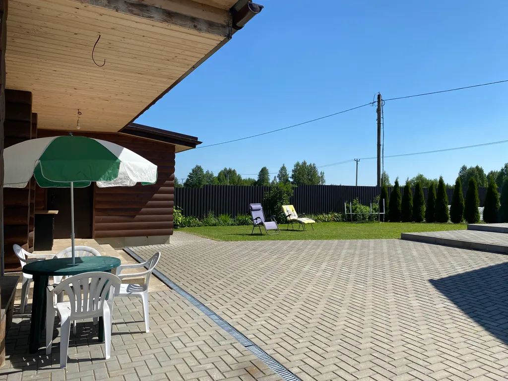 Деревянный комфортабельный дом на берегу озера