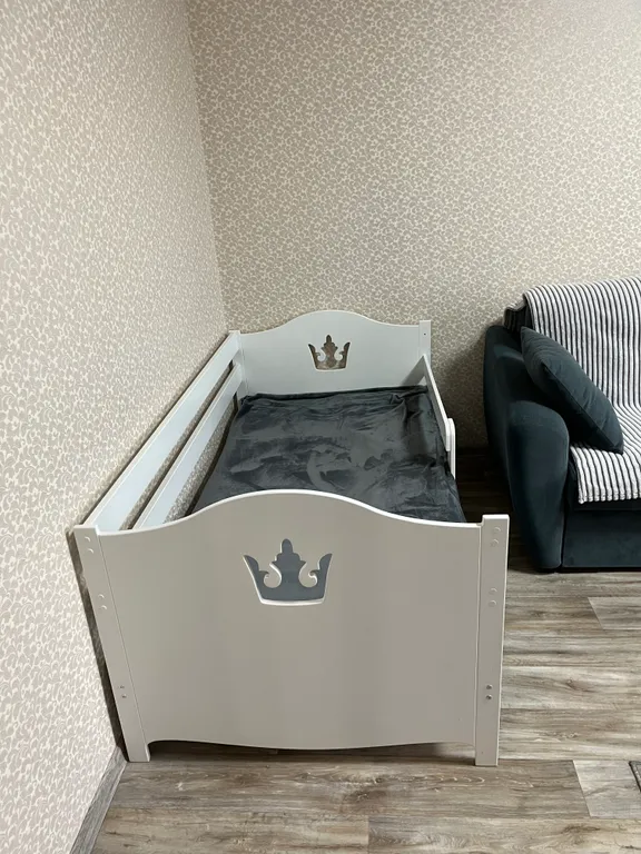 Просторная однушка в заволжском районе города+ новогодняя ёлочка